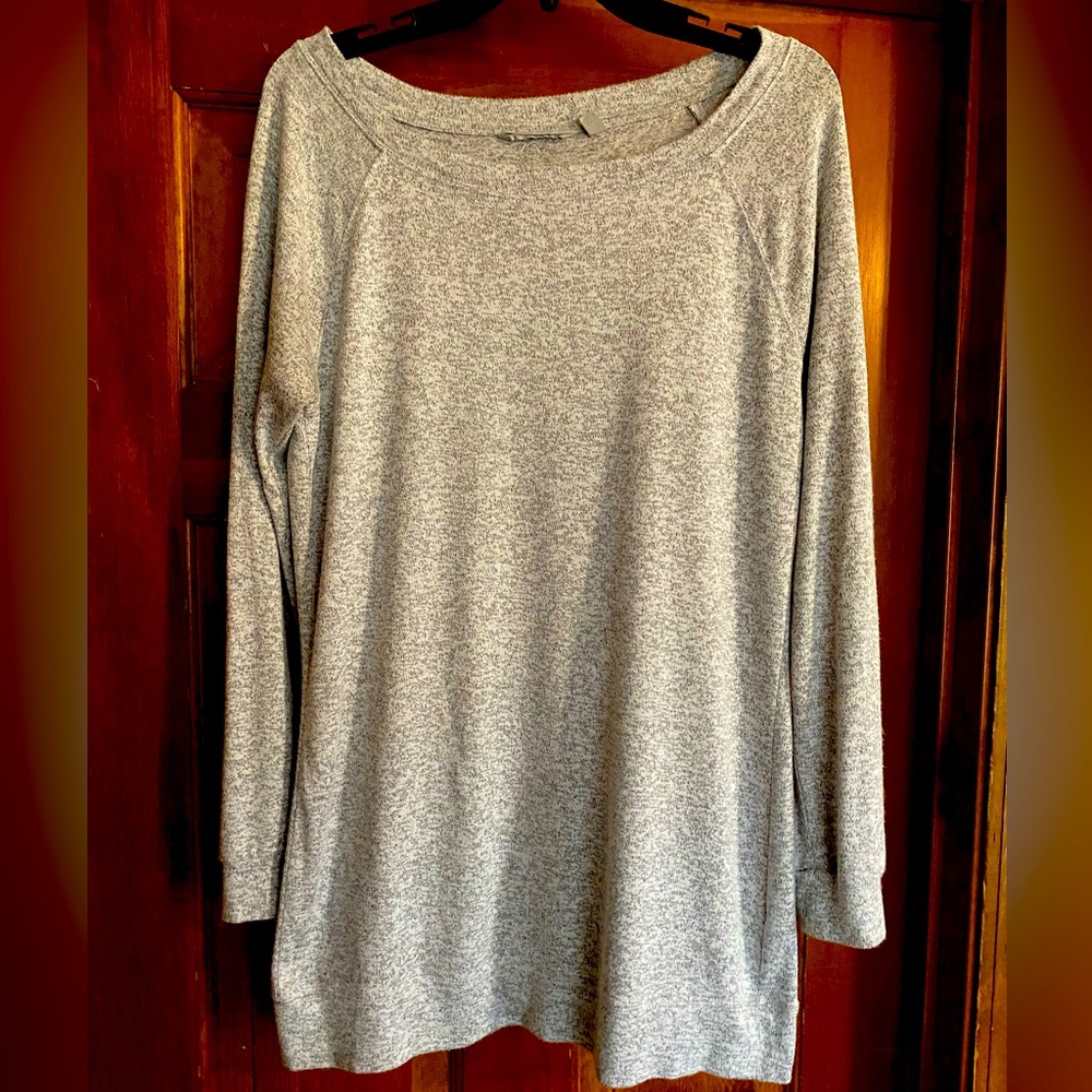 Athleta light gray tunic top women’s size medium